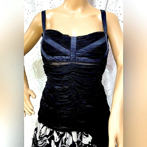 JM Essentials Form Fitting Black Ruched Sleeveless Top - Size Large - Picture 1 of 6